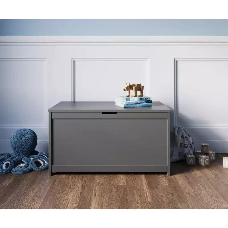 Cesta portaoggetti in legno con coperchio di sicurezza, capacità 170 litri, grigio elegante / brughiera polverosa / bianco opaco, per bambini